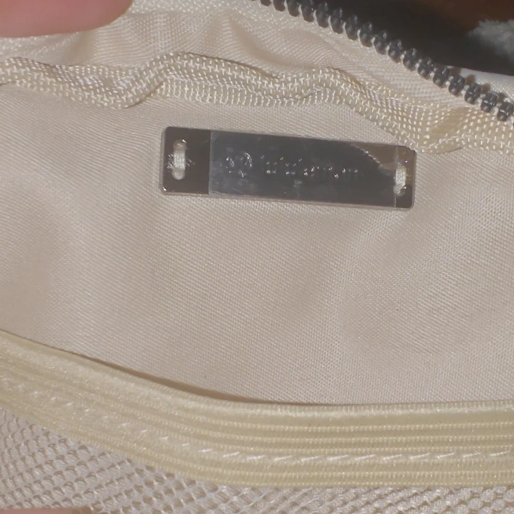 Fashion rep Lululemon belt bag nwt - Picture 7 of 9